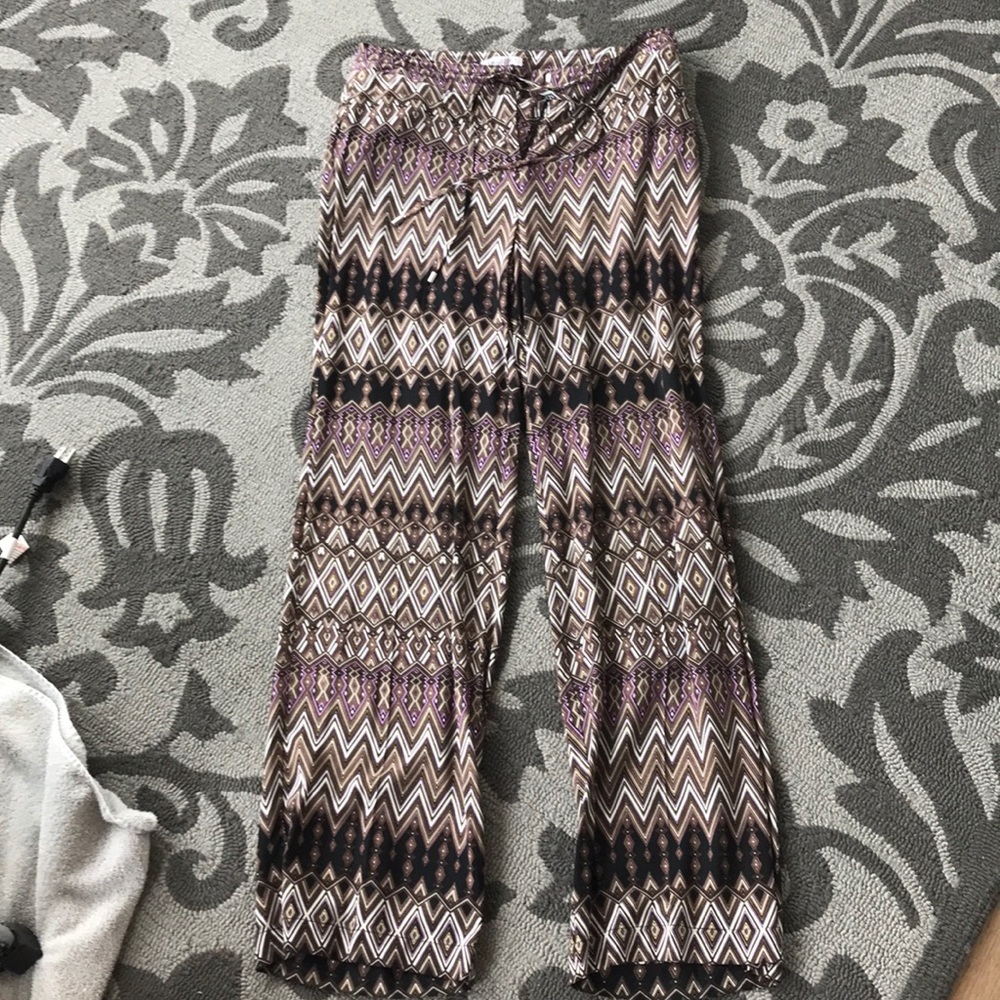 Flowy patterned pants
